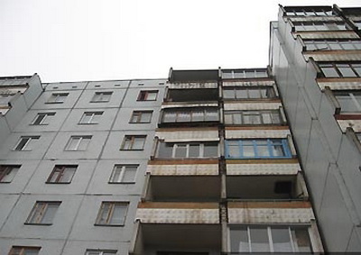 Молодой оренбуржец выбросился с балкона 7-го этажа